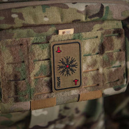 Naszywka Karta Hełm Grozy (Haftowana)  - Coyote