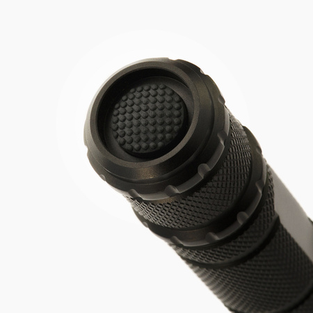 Latarka P4  - Black