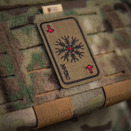 Naszywka Karta Hełm Grozy (Haftowana)  - Coyote