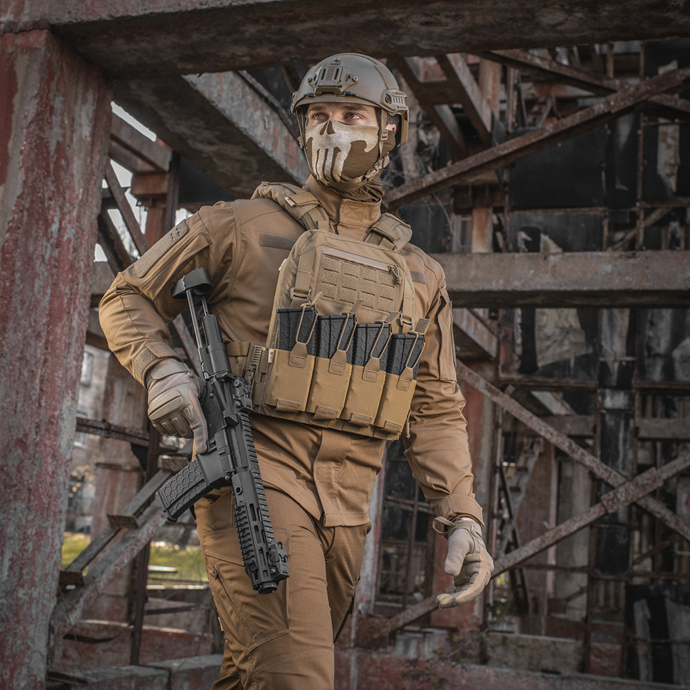 Kamizelka Cuirass QRS XL Coyote - kieszenie na magazynki i system Molle