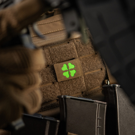 Naszywka MOLLE Koniczyna  - Coyote