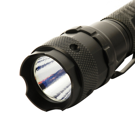 Latarka P4  - Black