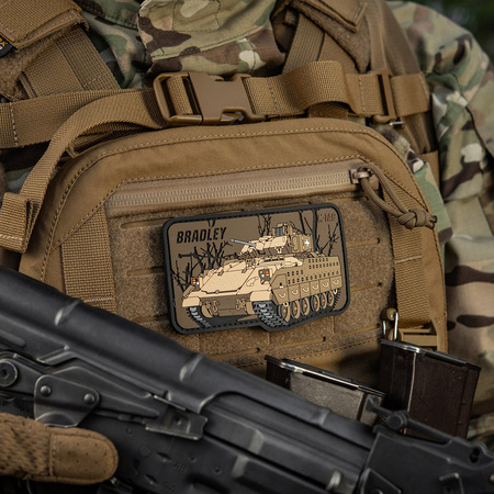 Naszywka Bradley (PVC)  - Color
