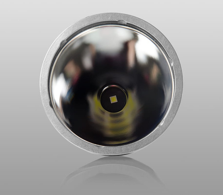 Armytek latarka szperacz Barracuda Pro XHP35 HI