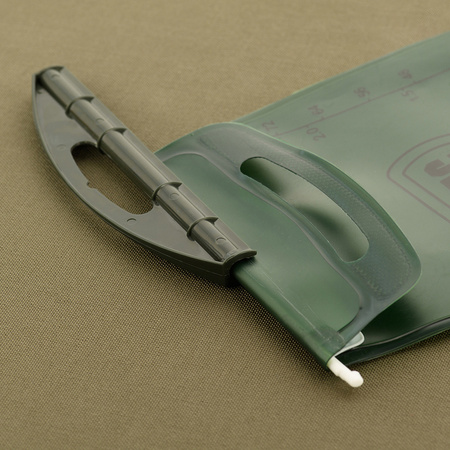 M-Tac bukłak na wodę 2 L - Olive