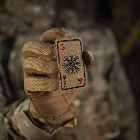 Naszywka Karta Hełm Grozy (Haftowana)  - Coyote